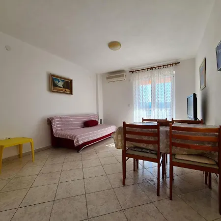 Daiana 1267 Apartment